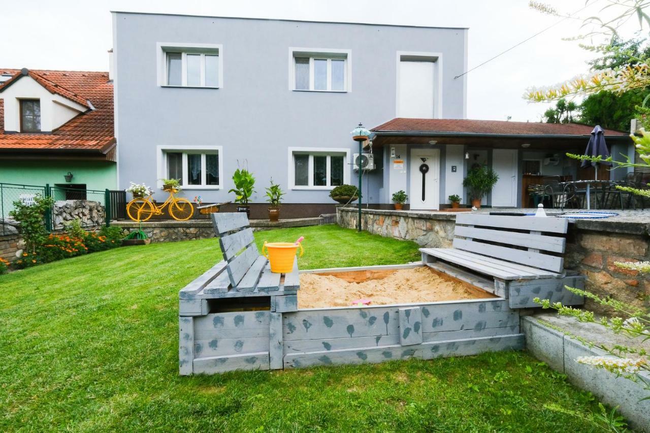 Apartment Livi Mikulov Eksteriør billede